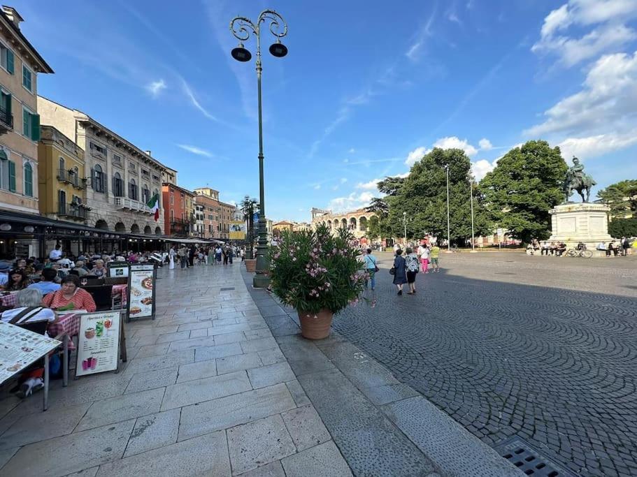 Arena Opera House Lägenhet Verona Exteriör bild