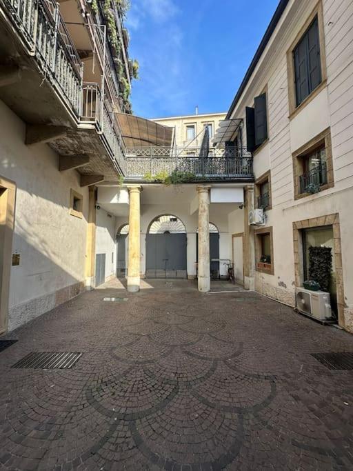 Arena Opera House Lägenhet Verona Exteriör bild